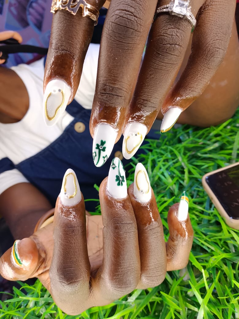 Edna's net nails