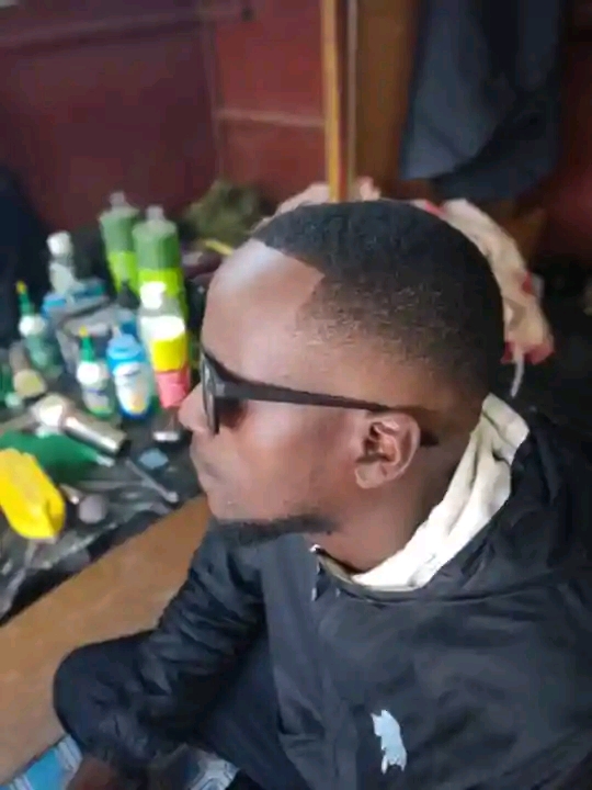 Mule's barbar shop