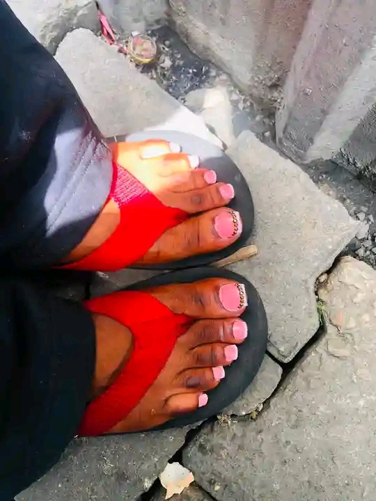 Hellen Mwansa Nails