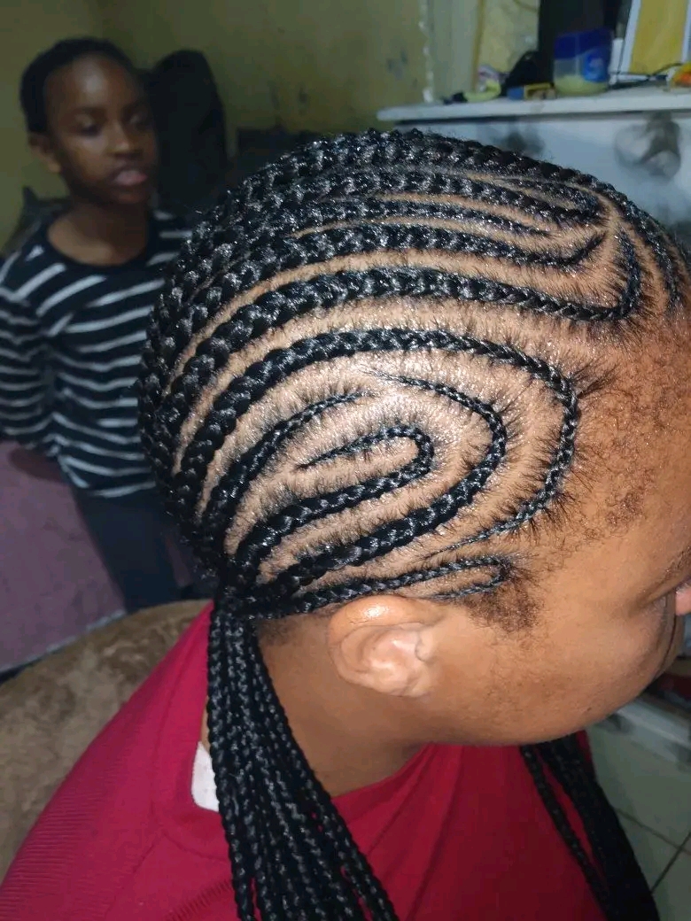 Mimi hair saloon