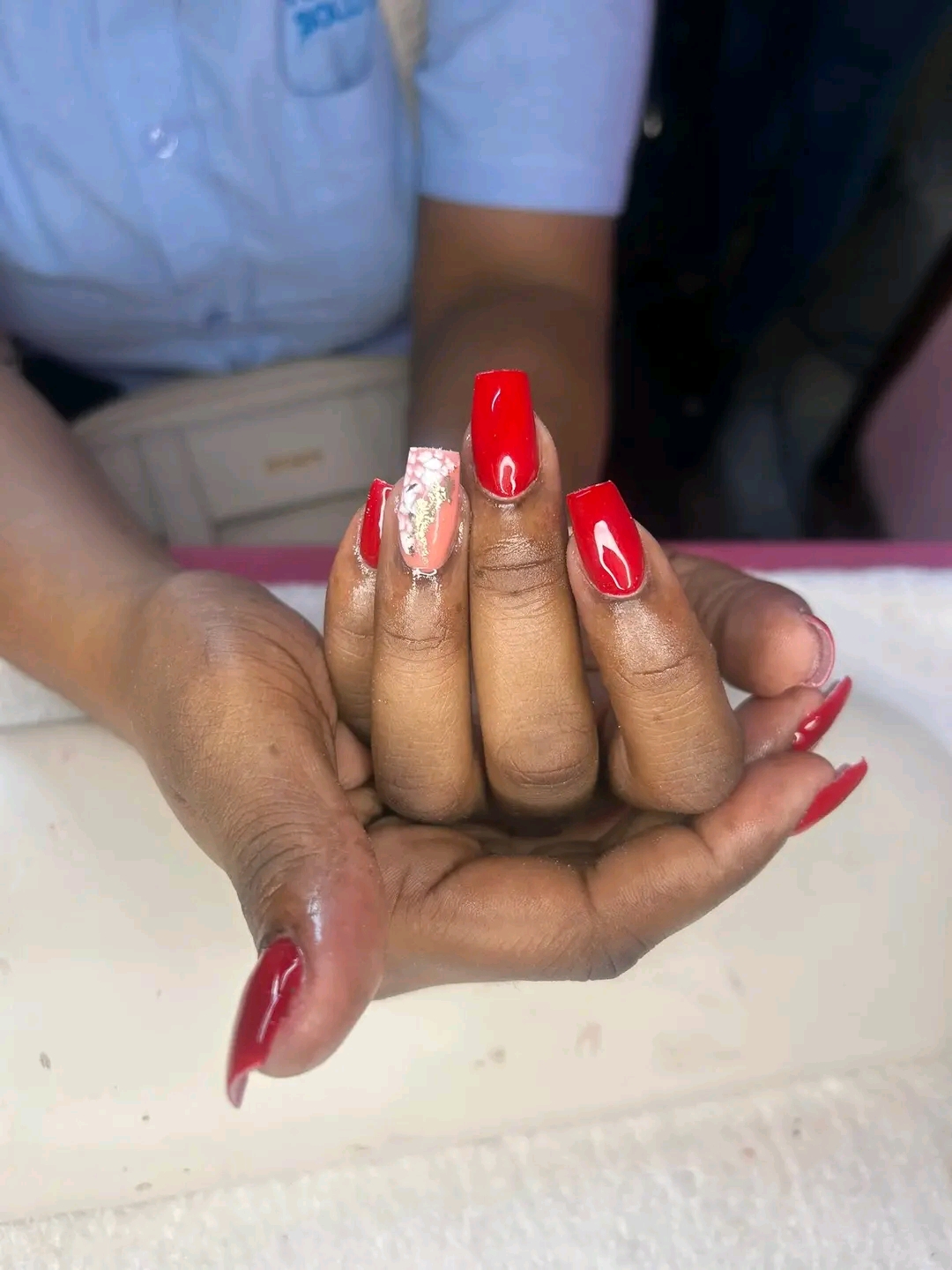 Mbewe nails
